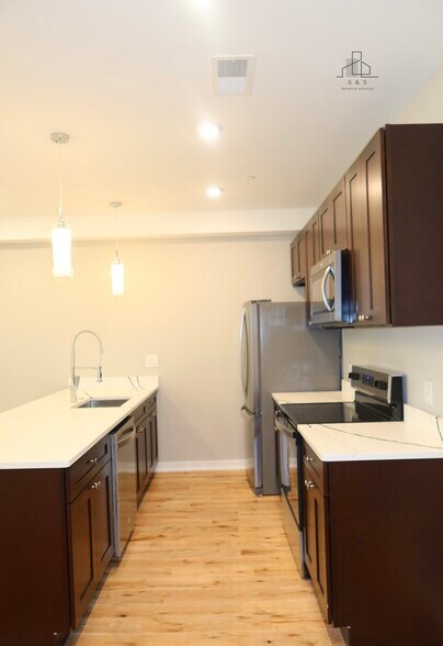 Building Photo - 431 N 41st St