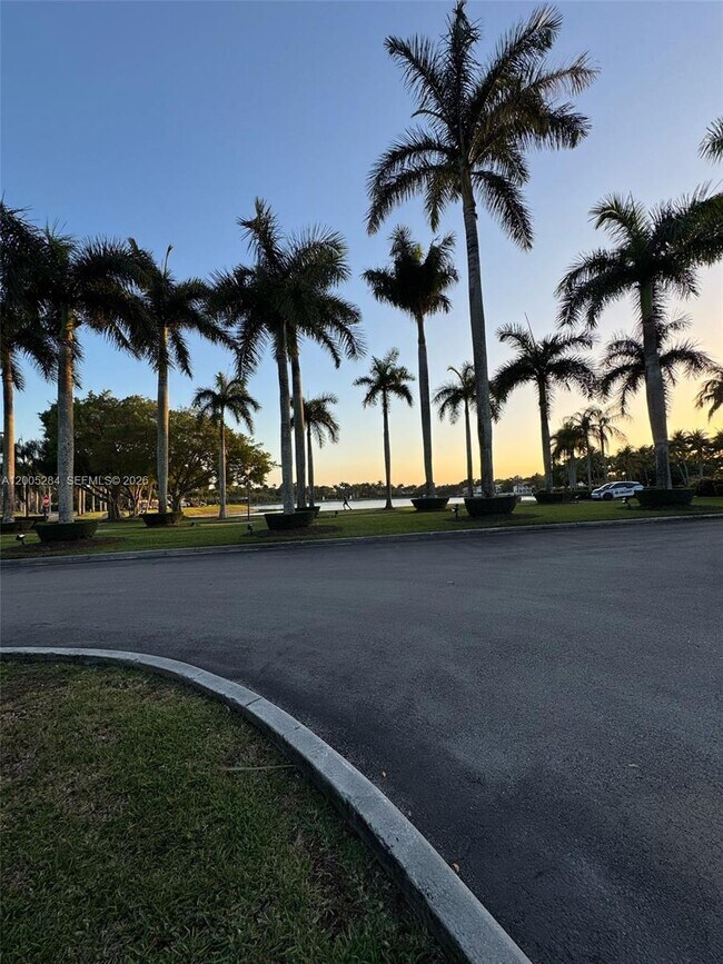 Building Photo - 6861 NW 107 Ct