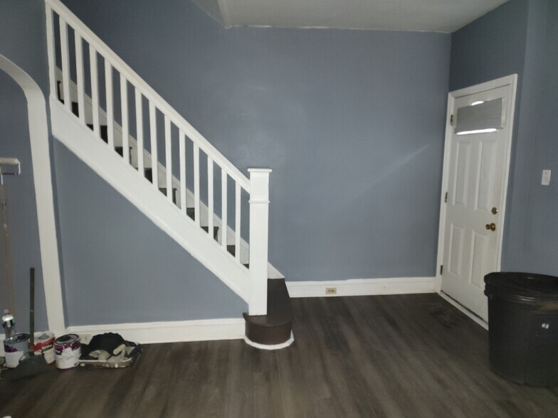 Building Photo - 4320 N Darien St