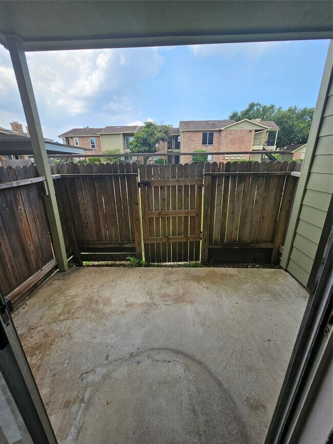 Building Photo - 18800 Egret Bay Blvd