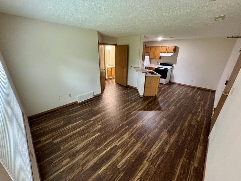 Building Photo - 426 Oakwood Ave