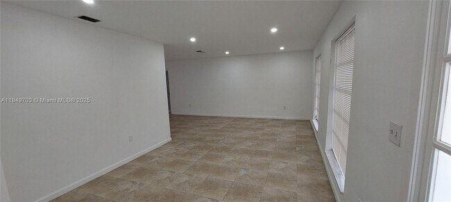 Building Photo - 2190 NW 87th Ln