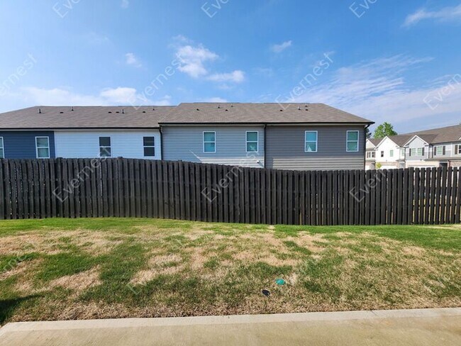 Building Photo - 4708 Fairfax Dr