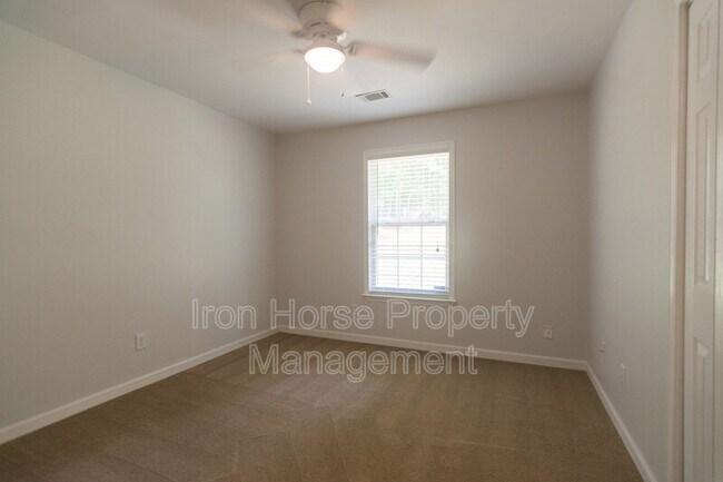 Building Photo - 155 Whispering Springs
