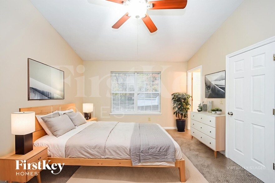 Building Photo - 3 Bobwhite Ct