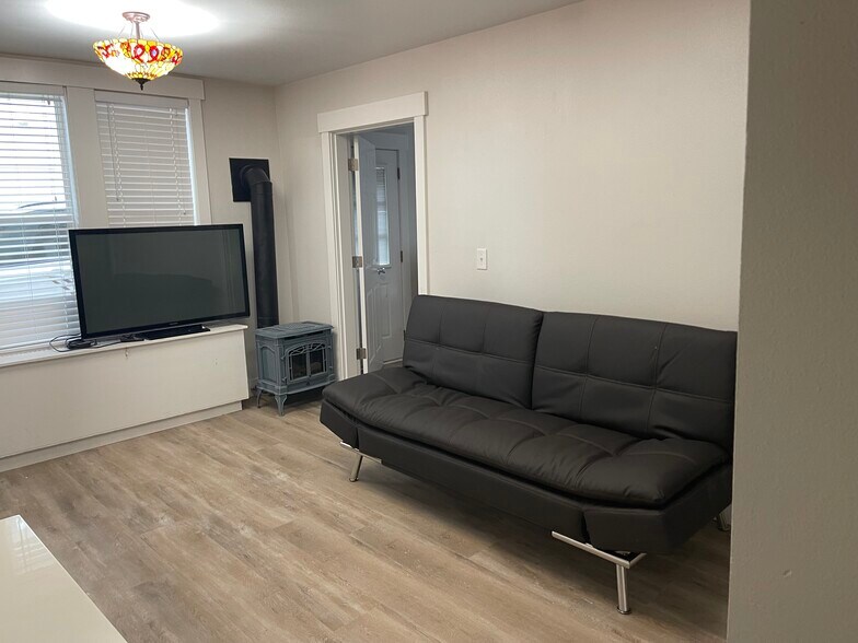 Building Photo - 1522 Taylor Ave N