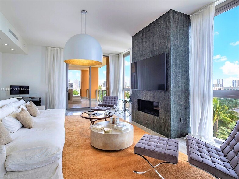Building Photo - 17749 Collins Ave