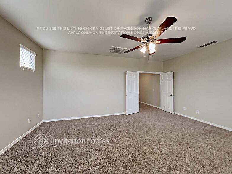 Building Photo - 994 S 202nd Ln