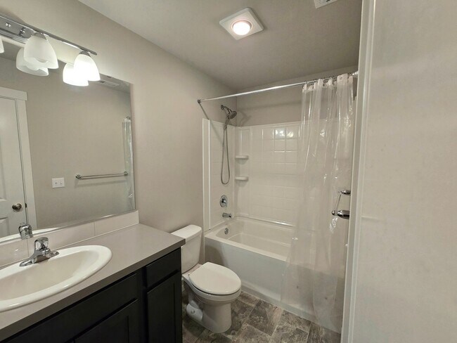 Building Photo - 3 Bedroom 2.5 Bath Home in Stanwood - Pet Friendly!