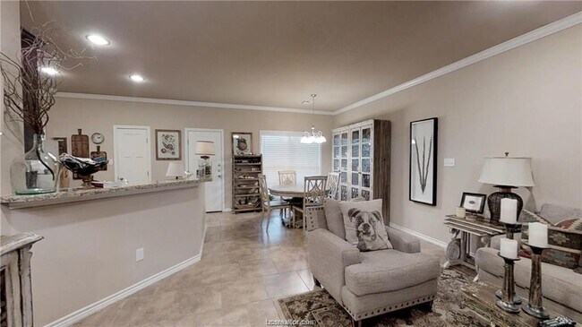 Building Photo - 4020 Golden Eagle Dr
