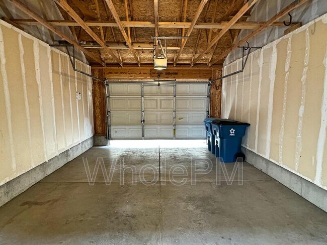 Building Photo - 15612 E 96th Way