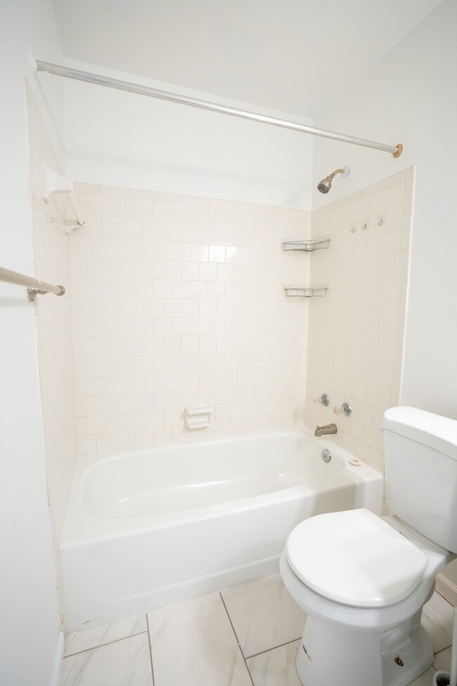 Building Photo - 8202 Ashford Blvd