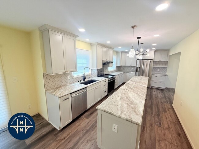 Building Photo - 14955 W Fenway Dr