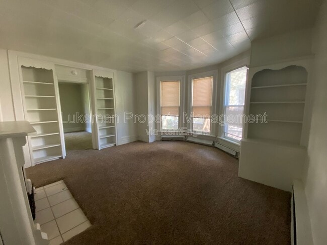 Building Photo - 431 W Vine St