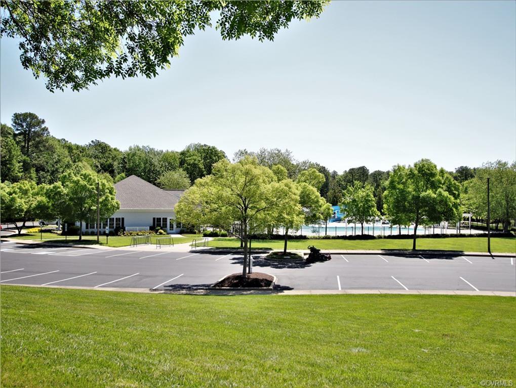 Building Photo - 4706 Twin Hickory Lake Dr