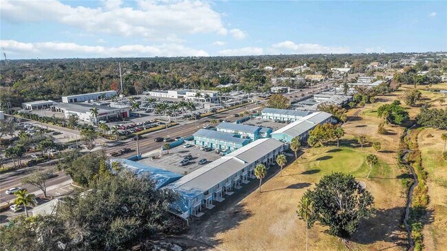 Building Photo - 3569 Bee Ridge Rd