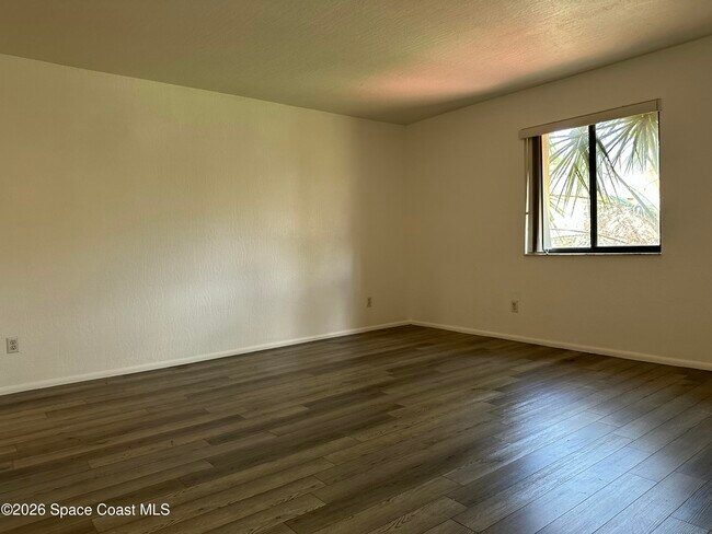 Building Photo - 2130 Forest Knoll Dr NE