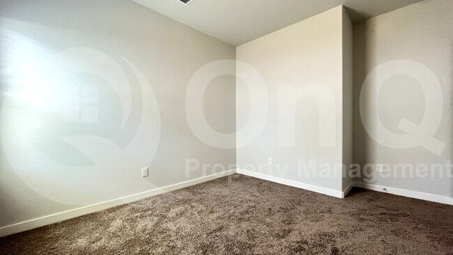 Building Photo - 912 Jackrabbit St