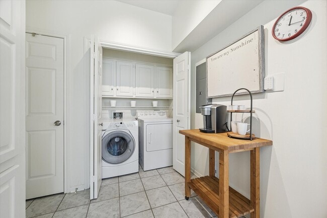 Building Photo - 4000 Purdue St