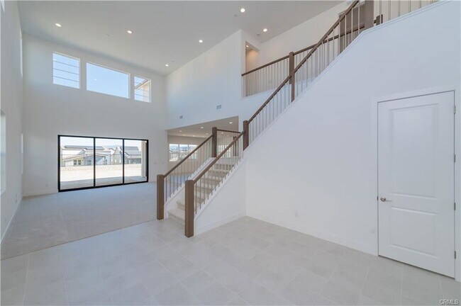 Building Photo - 27562 Juniper Ln