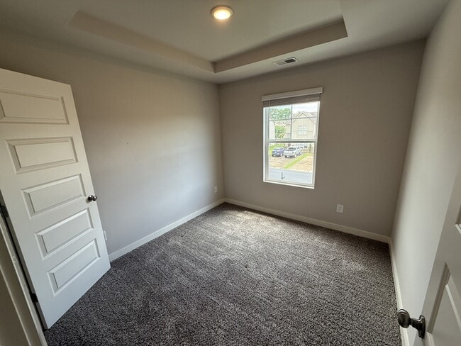 Building Photo - Three Bedroom 2.5 Bath Townhome in Calera, AL