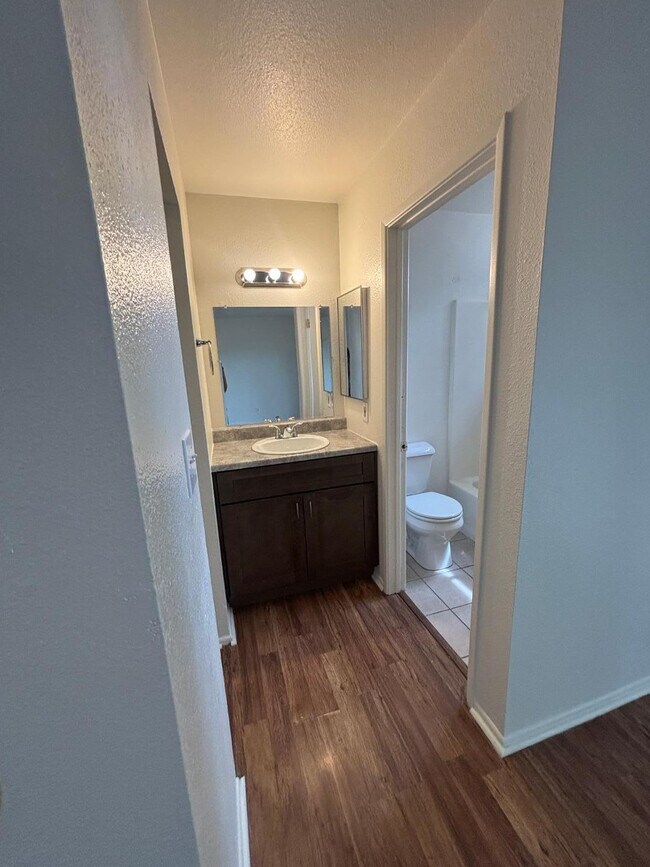 Building Photo - 1200 Lanny Ave