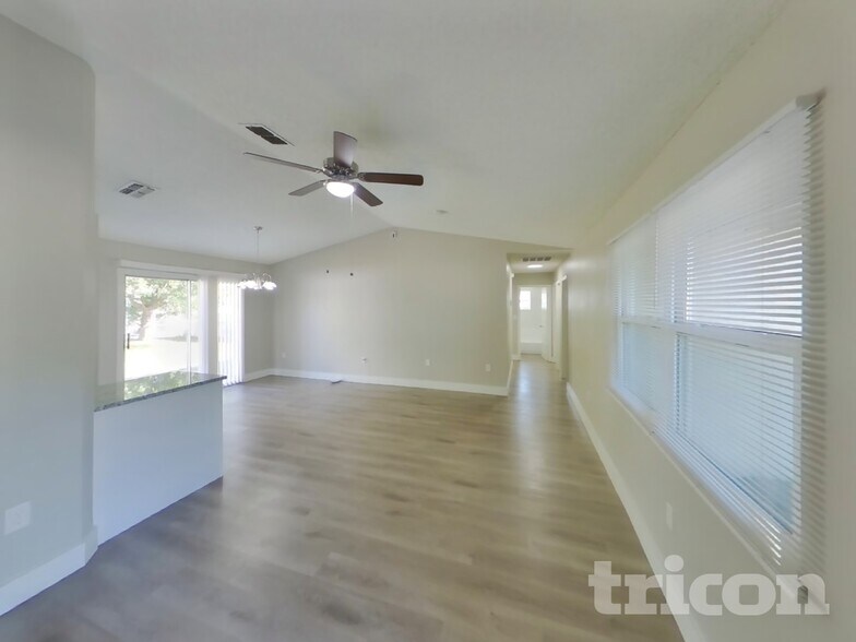 Building Photo - 6623 Freeport Dr