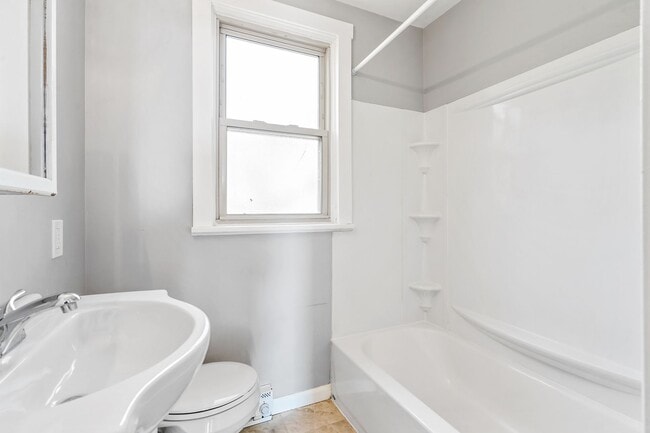 Building Photo - Cozy 3 bedroom in Wilkinsburg - AVAILABLE NOW!