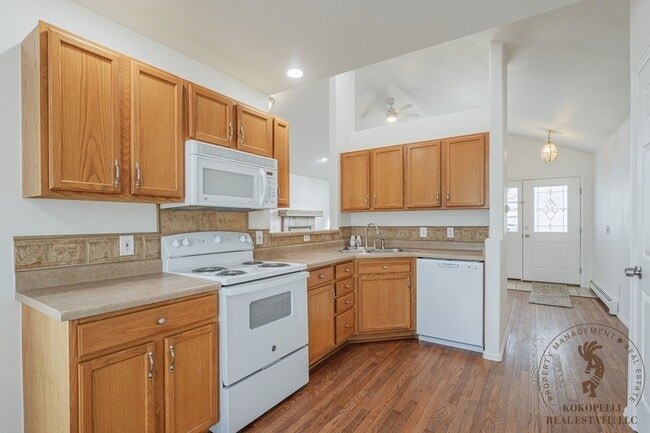 Building Photo - 537 Shanne St