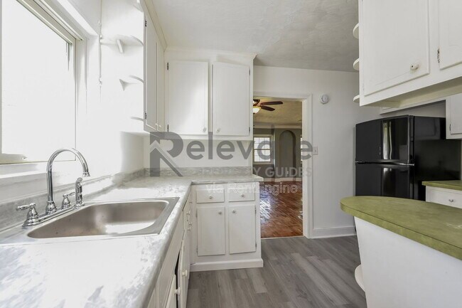 Building Photo - 4211 Wayside Rd