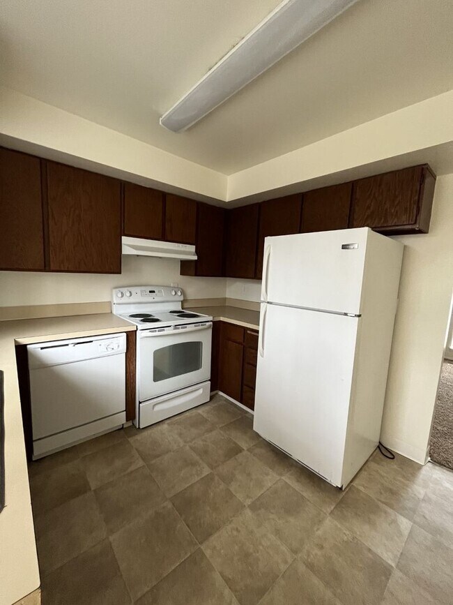 Building Photo - 118 W Colby Ln