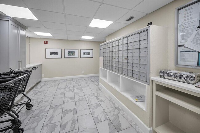 Building Photo - 8 Belleview Blvd