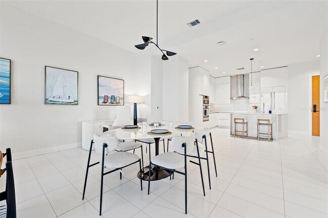 Building Photo - 777 3rd Ave N