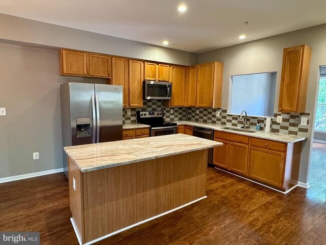 Building Photo - 74 Harbour Heights Dr