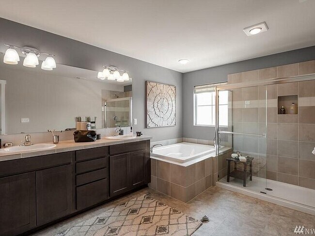 Building Photo - 18424 111th Ave E