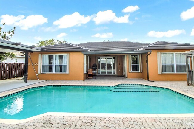 Building Photo - 15875 SW 149th Ln