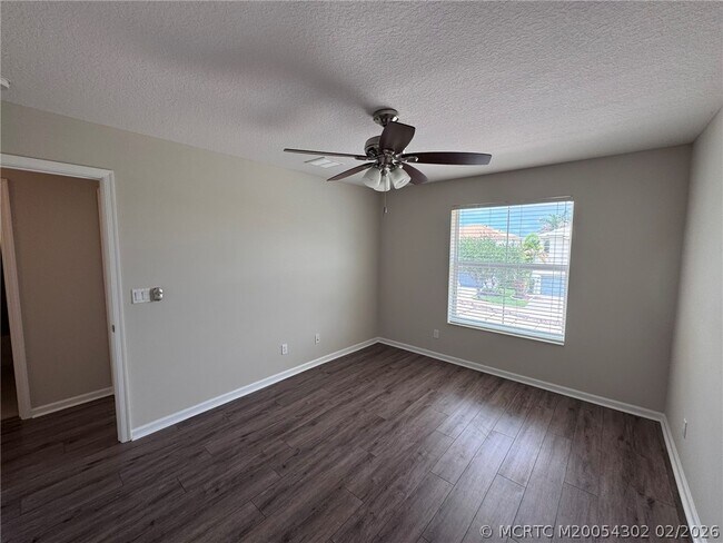 Building Photo - 11239 SW Barton Way