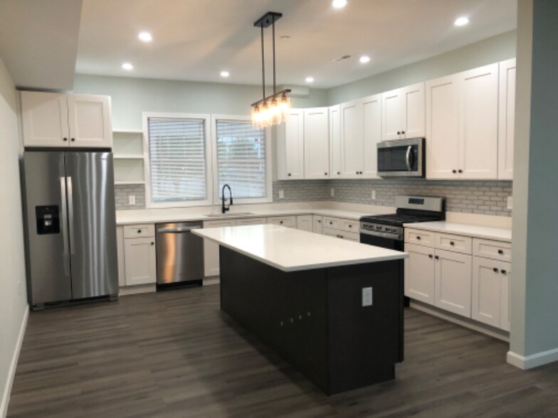 Primary Photo - 43 Oread St