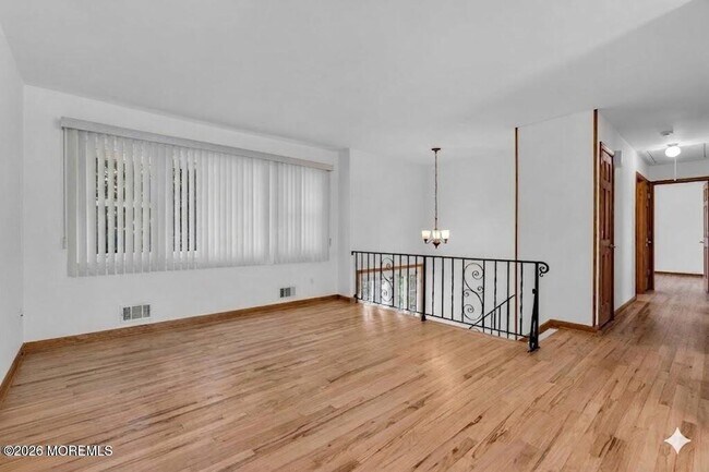 Building Photo - 1112 Wildwood Ave