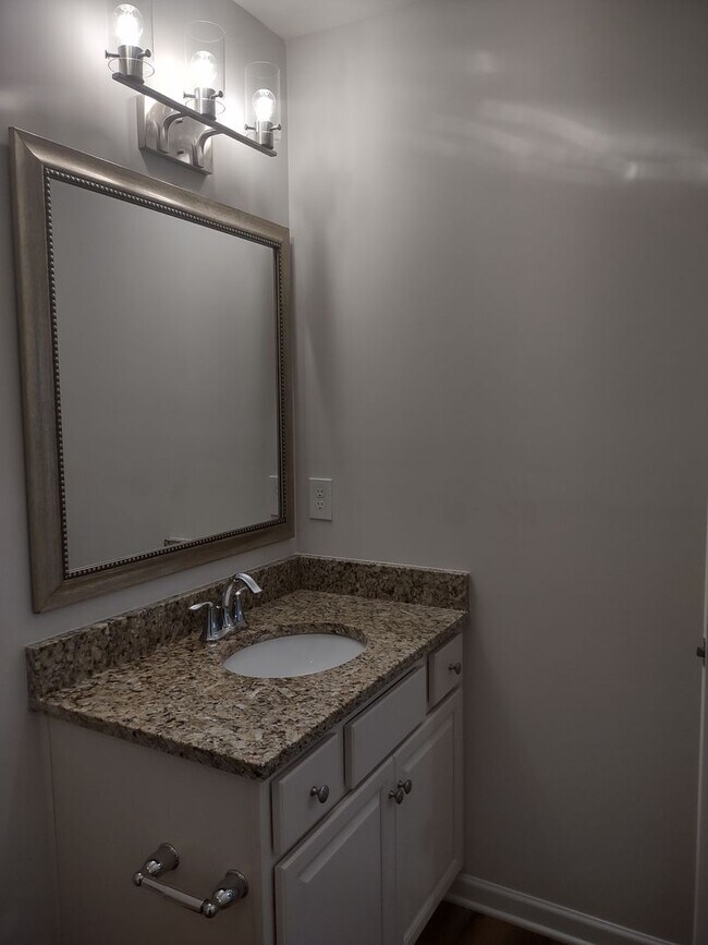 Building Photo - Wonderful Two Story Four Bedroom Three Full Bathrooms Home in Elgin SC