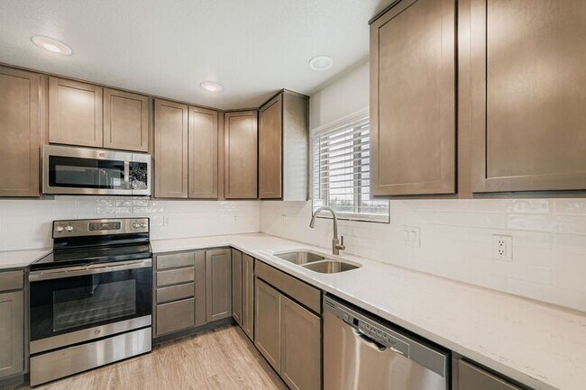 Building Photo - 791 Little Bear Grove