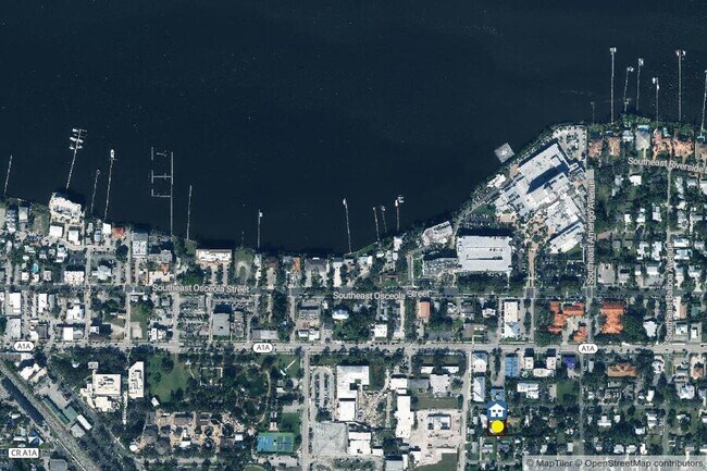 Building Photo - 608 SE 5th St