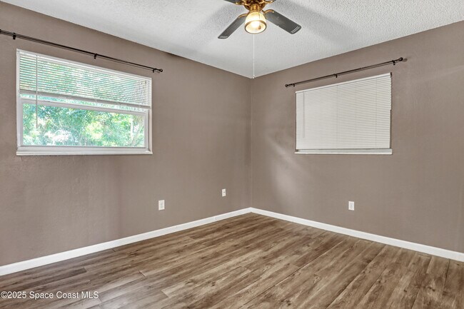 Building Photo - 775 Bianca Dr NE