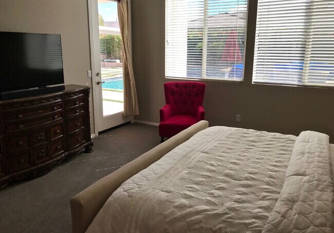 Building Photo - Villa de Gallego - Furnished Rental