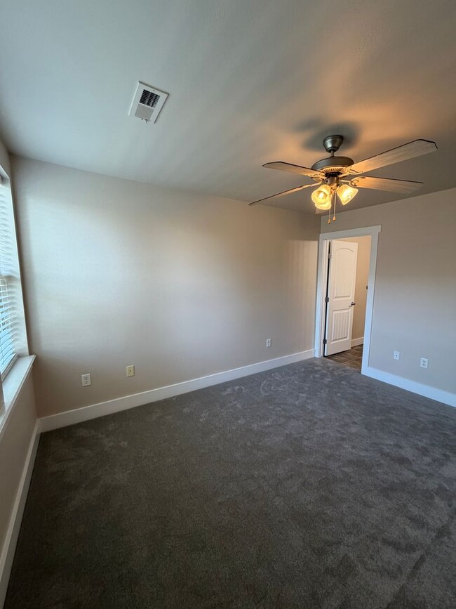 Building Photo - 9965 W Rosecroft Ct