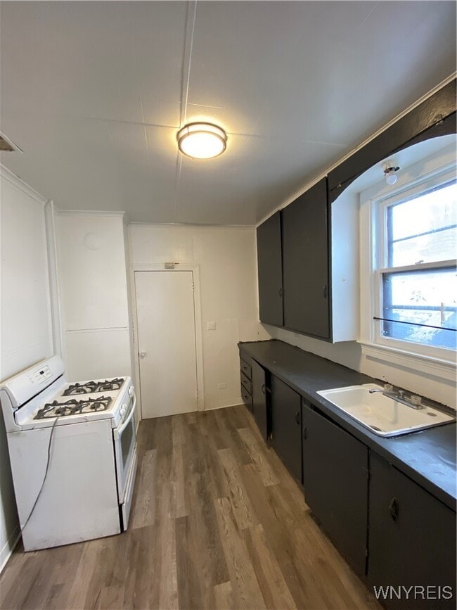 Building Photo - 235 High St