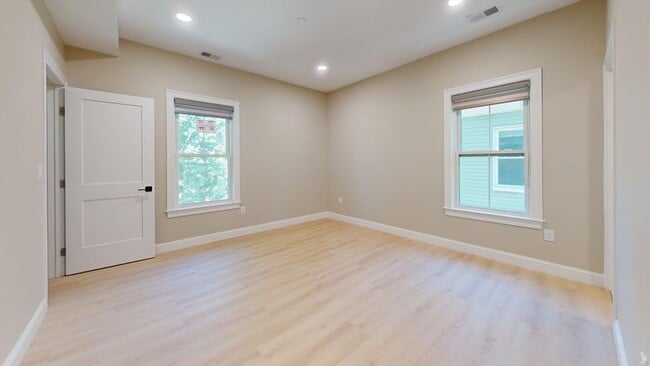 Building Photo - 231 Highland Ave