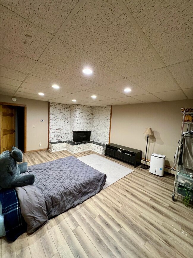 Building Photo - Charming 3-Bedroom Home in North Pole, AK ...
