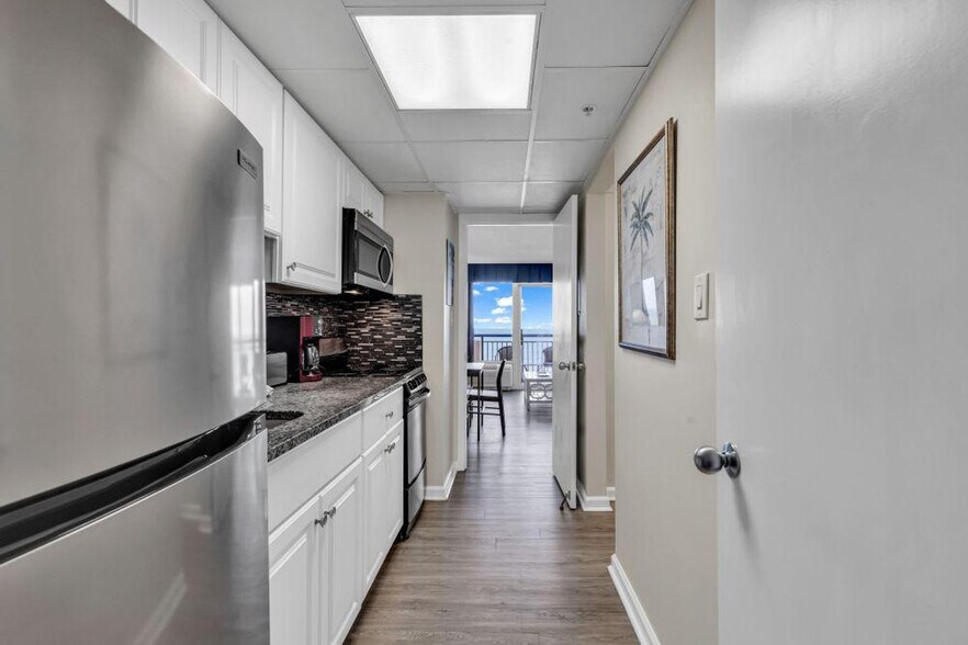 Building Photo - 2300 N Ocean Blvd