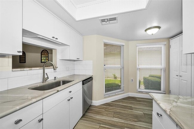 Building Photo - 4638 Sheffield Dr
